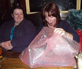 th_Mumopeninghercrossstitchpressie.jpg