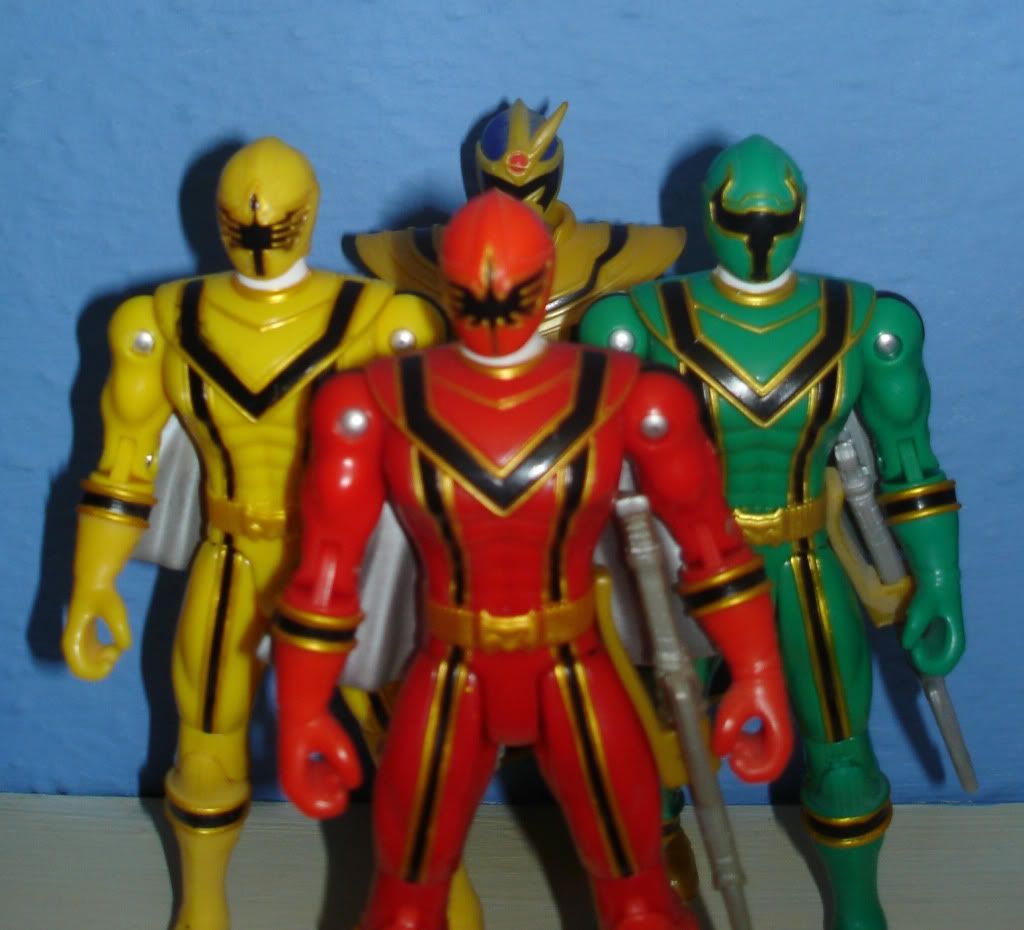 Power Rangers Mystic Force - Mystic Light Yellow and Green Rangers with Red Ranger and Solaris Knight