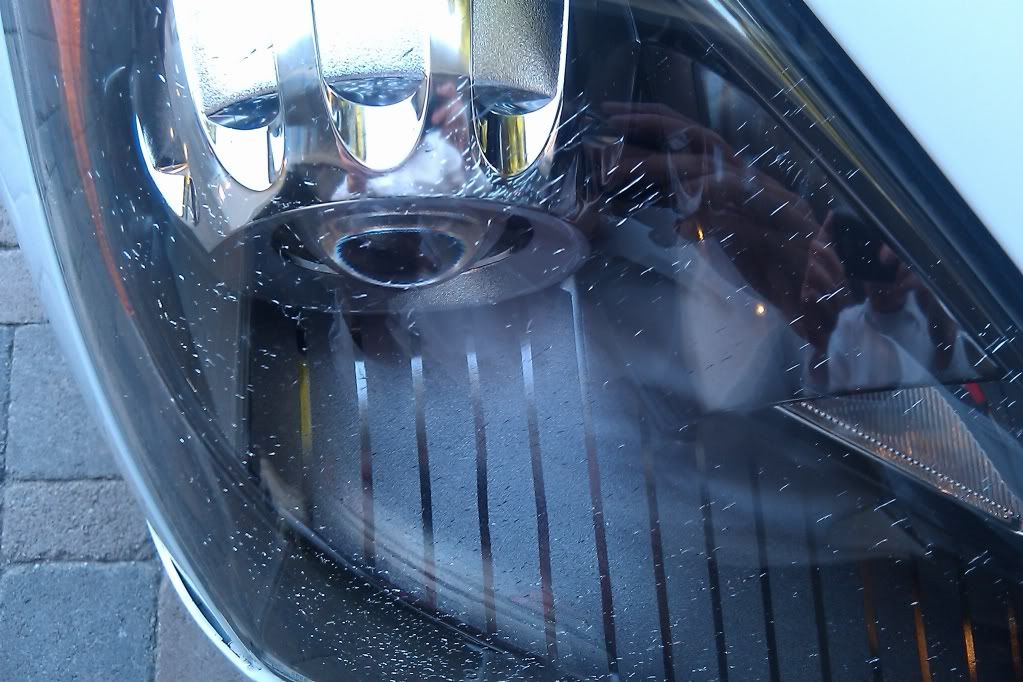 Headlight lens cracks? Hyundai Genesis Forum